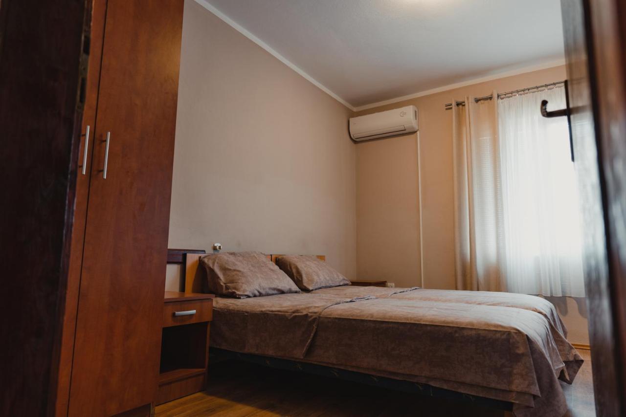Apartments Djukic Tivat Exterior photo