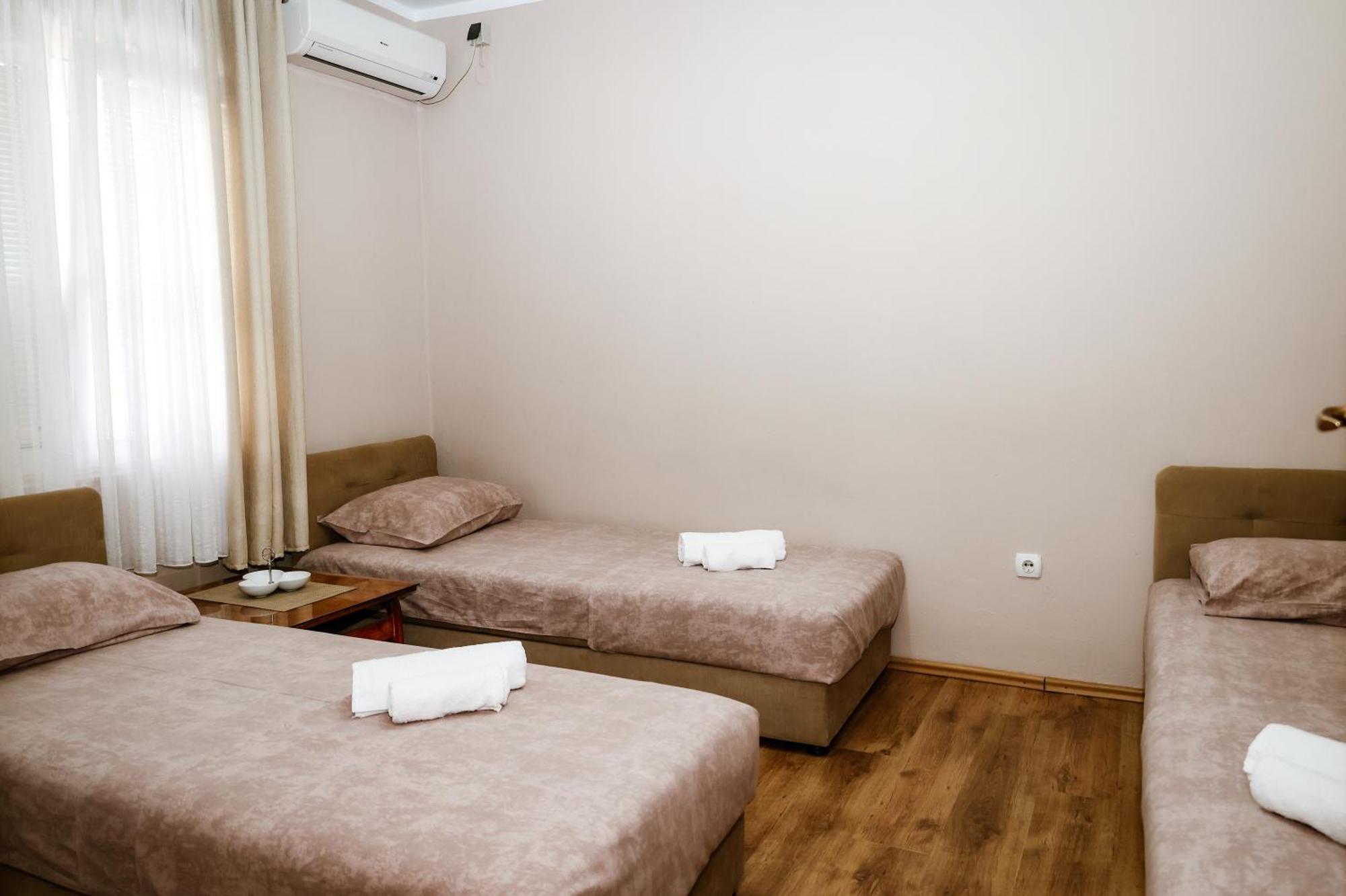 Apartments Djukic Tivat Exterior photo